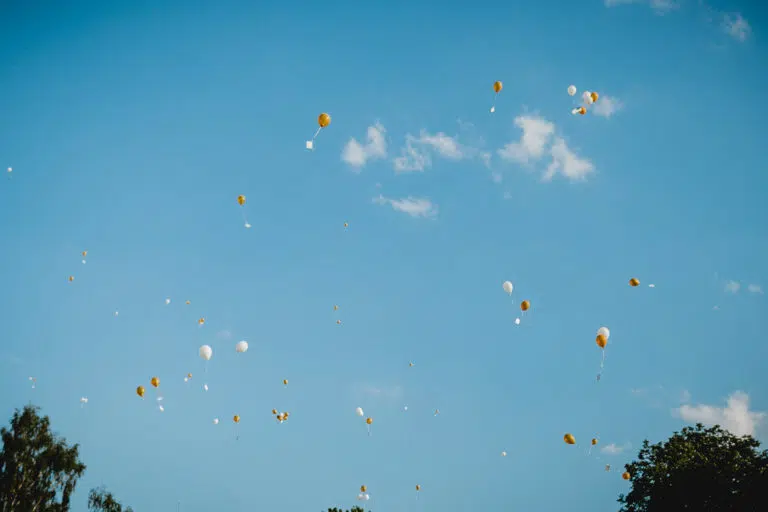 Bitte keine Luftballons steigen lassen!